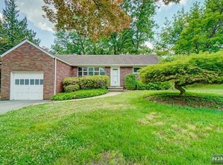 20 Woodland Rd, Cresskill, NJ 07626