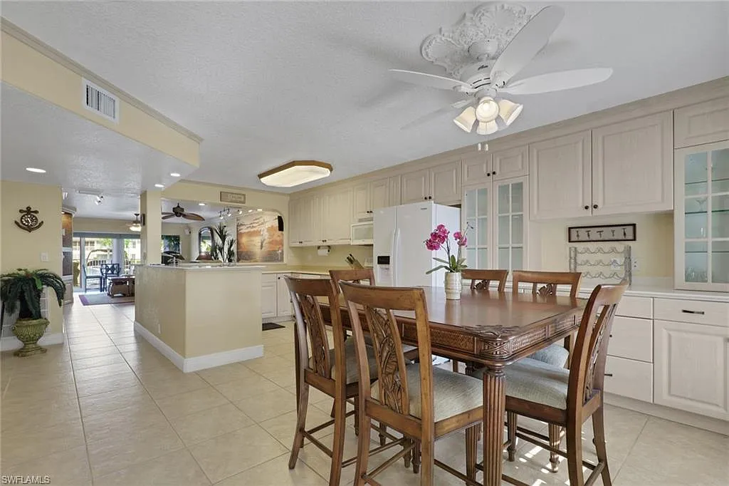 River View Of Cape Coral — Photo 4