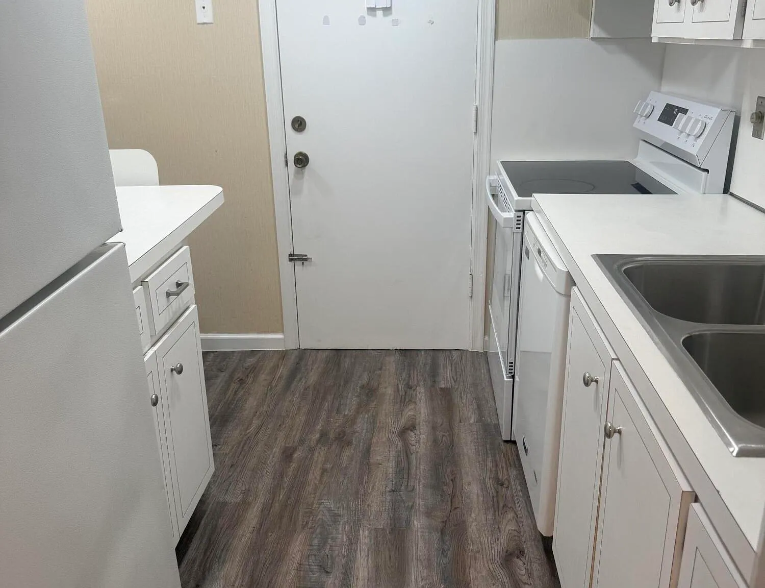 1 bed, 1.5 bath, 756 sqft, $1,475 — Photo 4