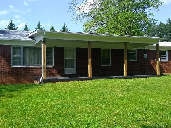 94 Dandelion Dr, Clyde, NC 28721