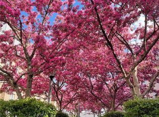 23 Observatory Ln #105, Richmond Hill, ON L4C 0M7