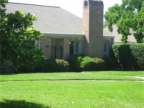 11818 Southlake Dr, Houston, TX 77077