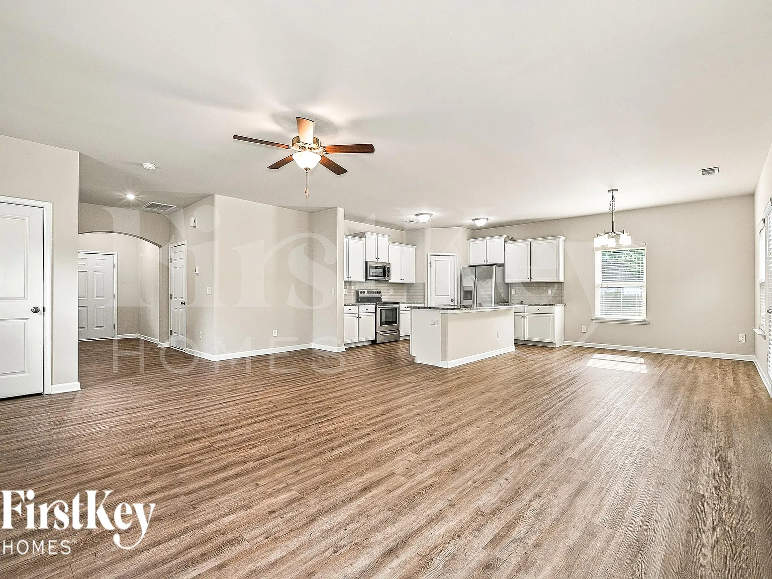 4 bed, 2.5 bath, 2028 sqft, $2,450 — Photo 4
