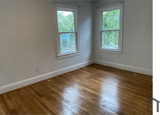 5208 Dix St NE — Photo 8