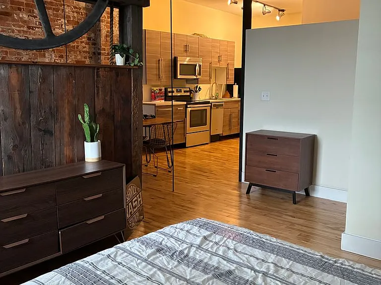 257 E Bank St — Photo 12