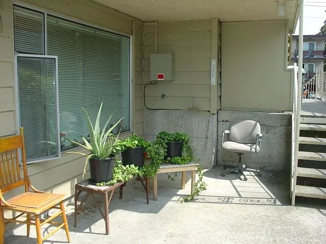 2 bed, 700 sqft, $1,895 — Photo 2