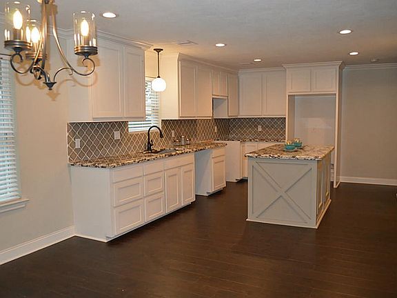 4th image of 21694 Magnolia Hills Dr