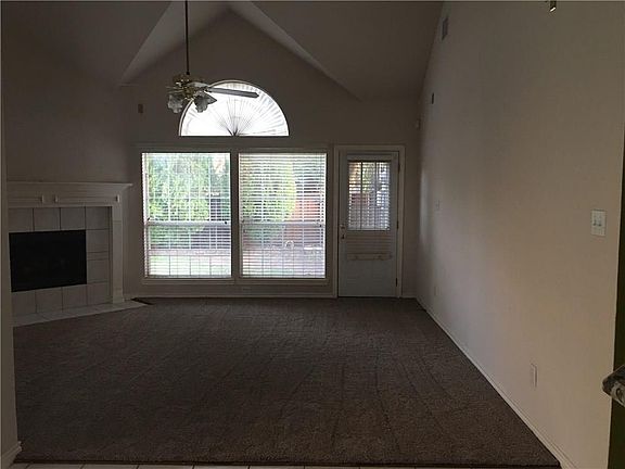 5th image of 2404 Plentywood Dr