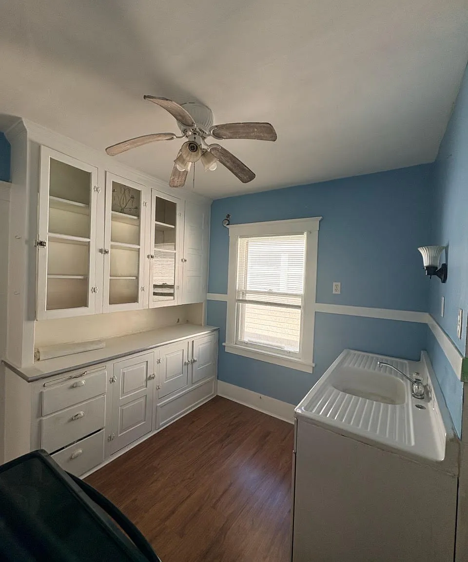 2 bed, 1000 sqft, $1,325 — Photo 2