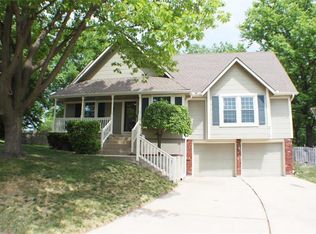 2112 NW Hines Ct, Blue Springs, MO 64015