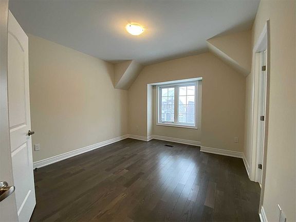 3rd image of 30 Menotti Dr