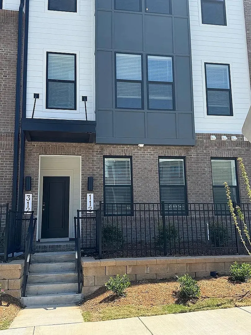 Stunning New Construction 3BD, 2.5BA Cary Townhome-Style Condo with a 1-Car Garage in a Prime Loc... — Photo 1