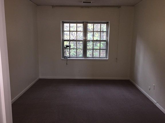 5th image of 38 Lake Shore Ter APT 3