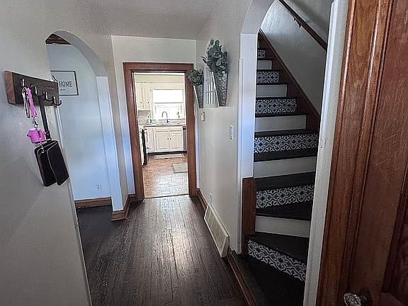 3rd image of 312 Monroe St