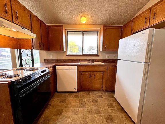 3rd image of 805 S 48th Ave #B