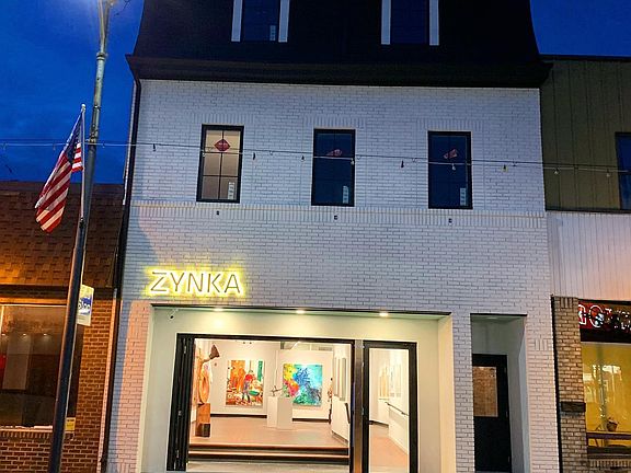 Live above an Art Gallery