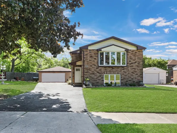 2020 Dugdale Rd, North Chicago, IL 60064