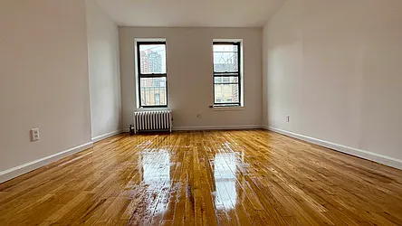 Rented by HOLTON REAL ESTATE INC.