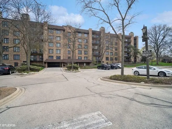 1771 Mission Hills Rd APT 512, Northbrook, IL 60062