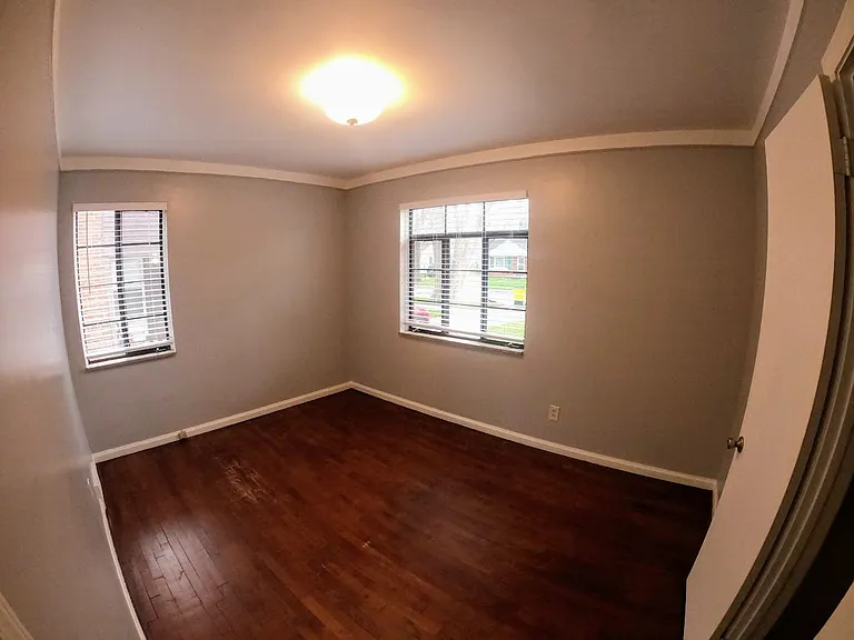23085 Floral St — Photo 11