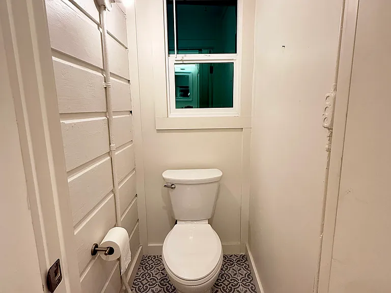 457 Green St #B — Photo 5