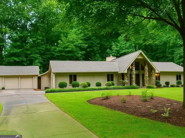215 Mayfield Cir, Alpharetta, GA 30009