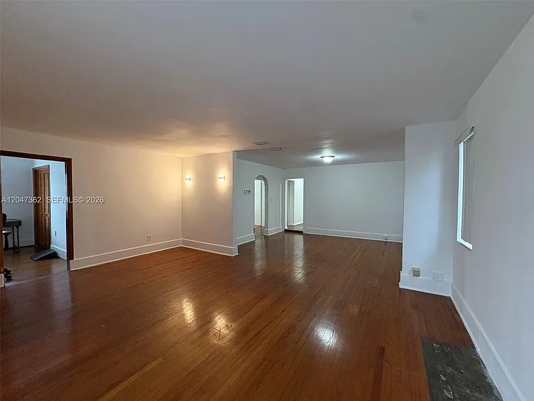 2928 SW 15th St — Photo 4