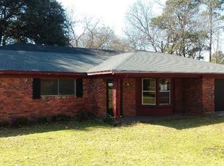 1307 Berry Ln, Longview, TX 75602