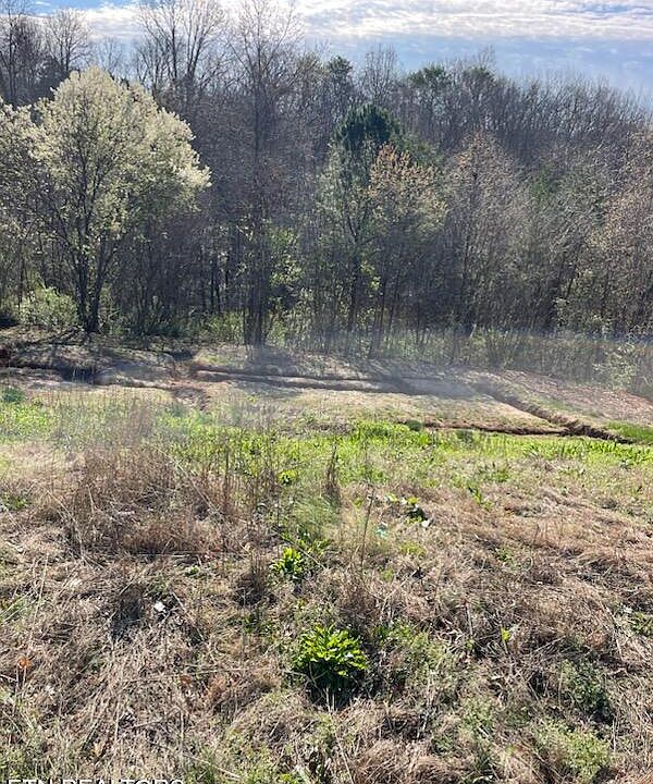 2nd image of 6912 Lake Bluff Ct