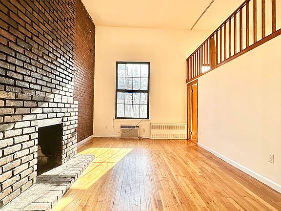 4th image of 105 W 74th St #4F