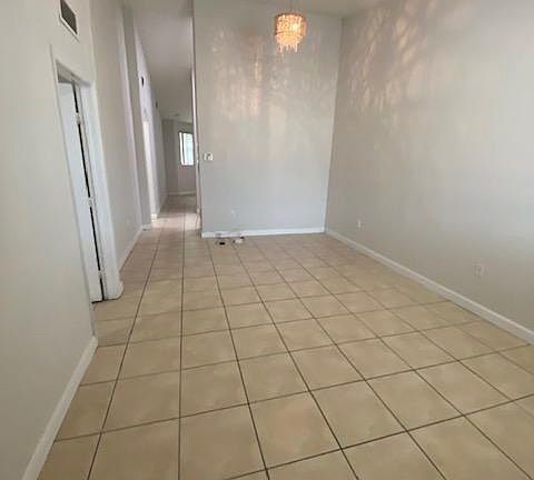 2nd image of 2900 SE 17th Ave #2