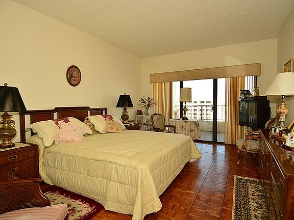4th image of 1480 Gulf Blvd APT 1209