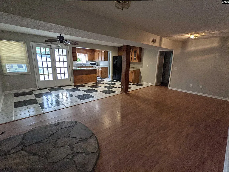 1071 Sandy Cir — Photo 6