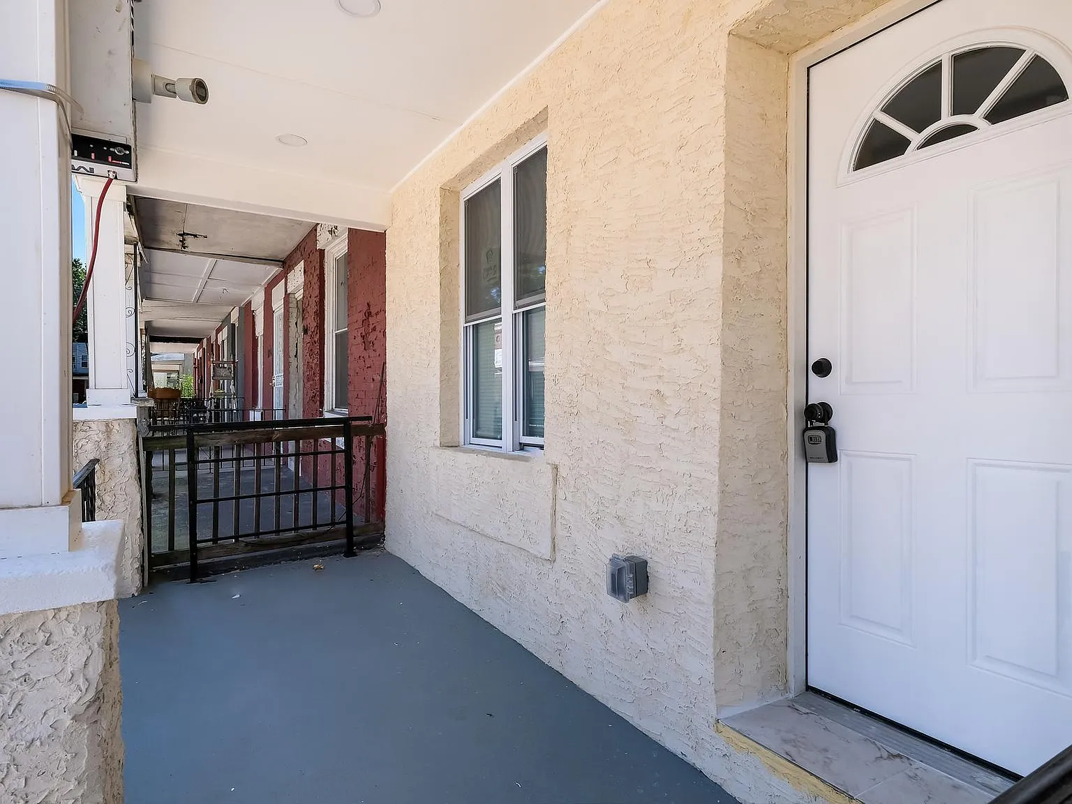 2 bed, 2.5 bath, 1628 sqft, $1,490 — Photo 2