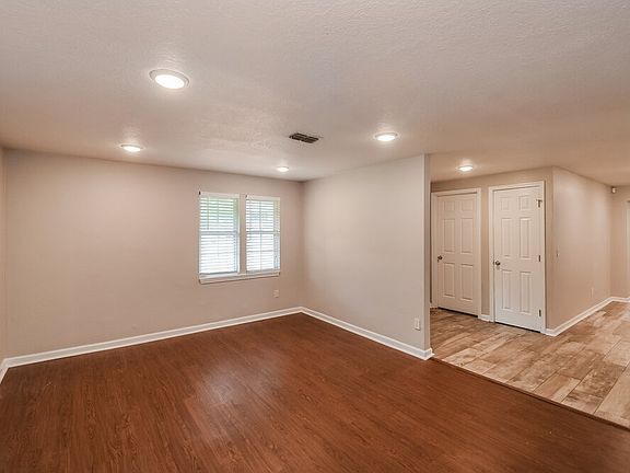 5th image of 8109 Grampell Dr