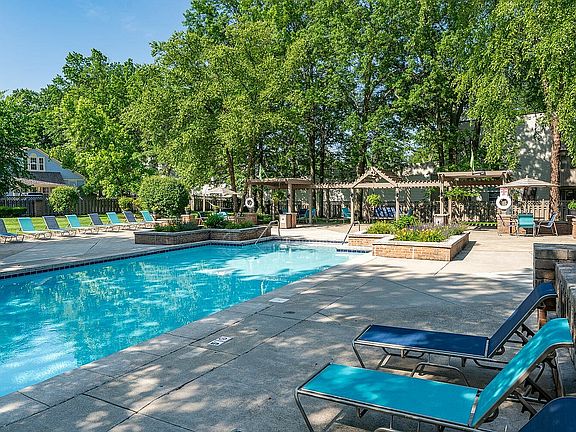 Resort Style Swimming Pool