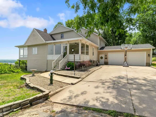 102 Sweeny Ave, Burlington, IA 52601