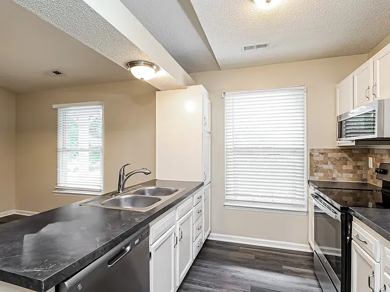 5925 Loch Arbor Ln — Photo 4