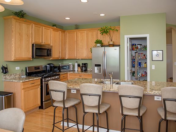 3rd image of 37204 N Alexandra Ct