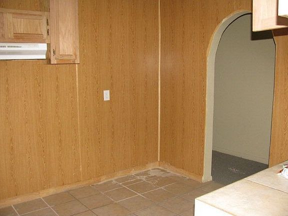 4th image of 431 Headland Ave