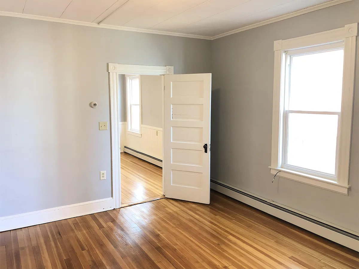 Building Photo - 92 Gold St #2N