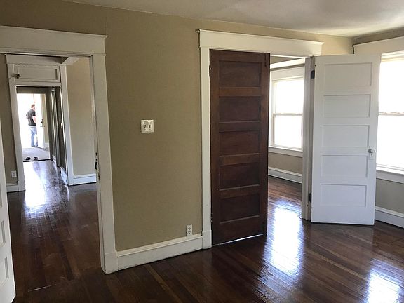 3rd image of 1502 E 35th St