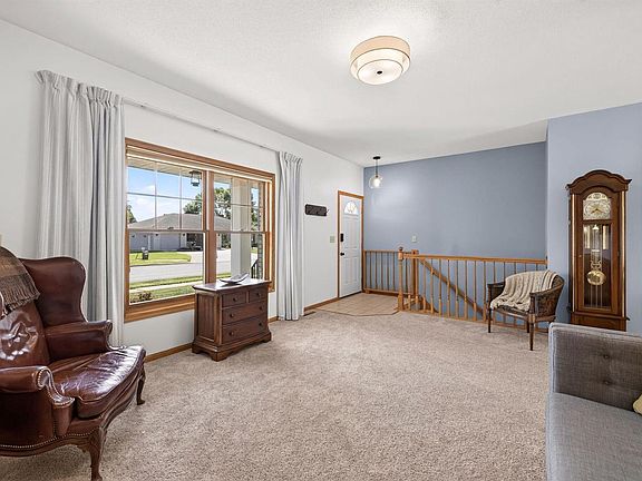 3rd image of 1907 Evenson DRIVE