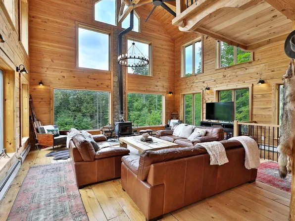 314 Putnam Forest Road, Grafton, VT 05146