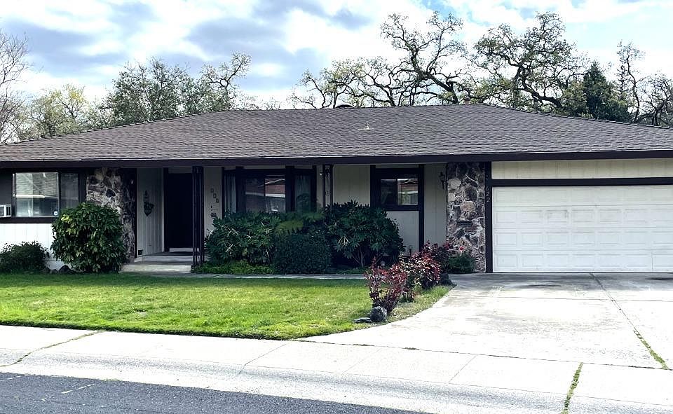 1st image of 622 Juanita Way