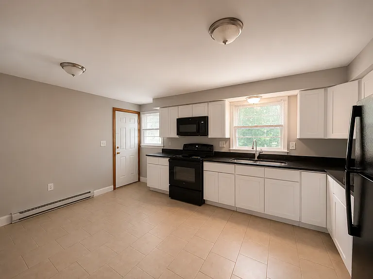 148 Bradford Ave #7 — Photo 2