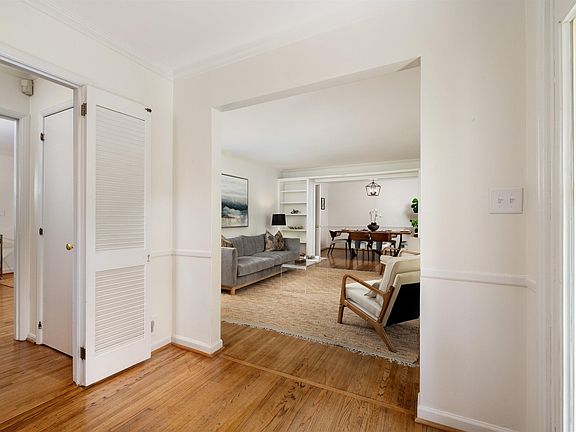 5th image of 4832 Lincrest Dr