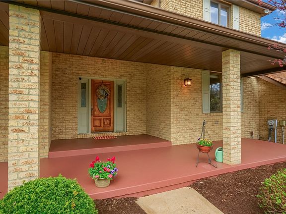 5th image of 110 Larkspur Cir