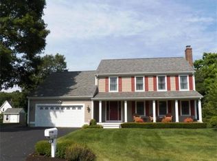 7 Wentworth Ln, Attleboro, MA 02703