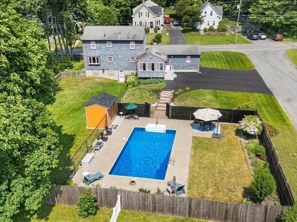 115 Winter St, Whitman, MA 02382